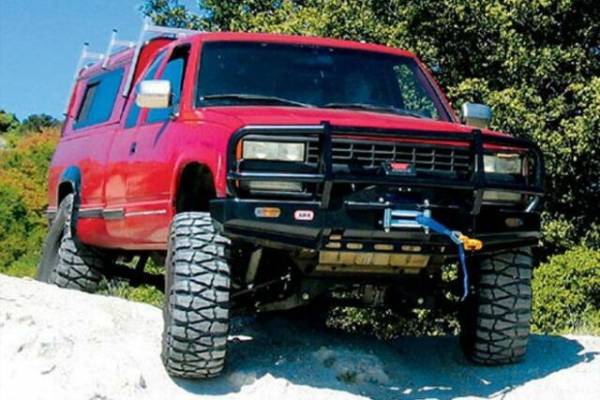 ARB 4x4 Accessories - ARB 3462030 Deluxe Winch Front Bumper for Chevy C1500 1990-1993