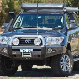 ARB 3915150 Deluxe Sahara Front Bumper with Bar for Toyota Land Cruiser 200 Series 2012-2015